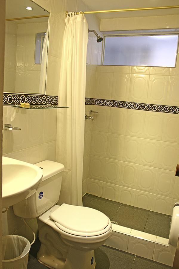 בוגוטה Hotel Villa Karina מראה חיצוני תמונה