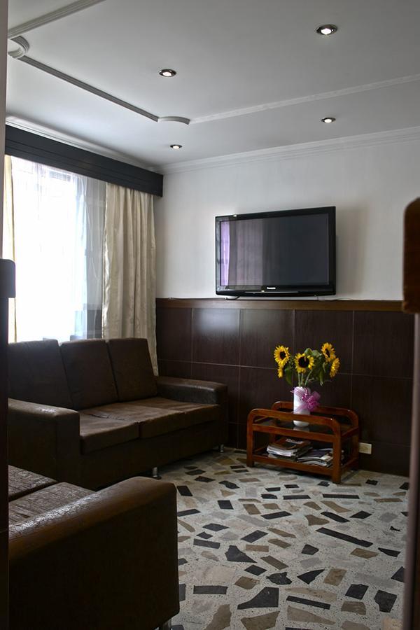 בוגוטה Hotel Villa Karina מראה חיצוני תמונה